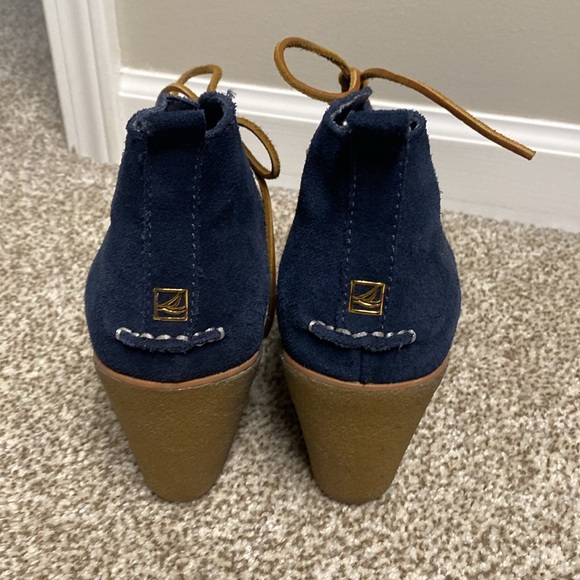 Sperry blue suede tie up wedge, size 10 - Picture 2 of 3